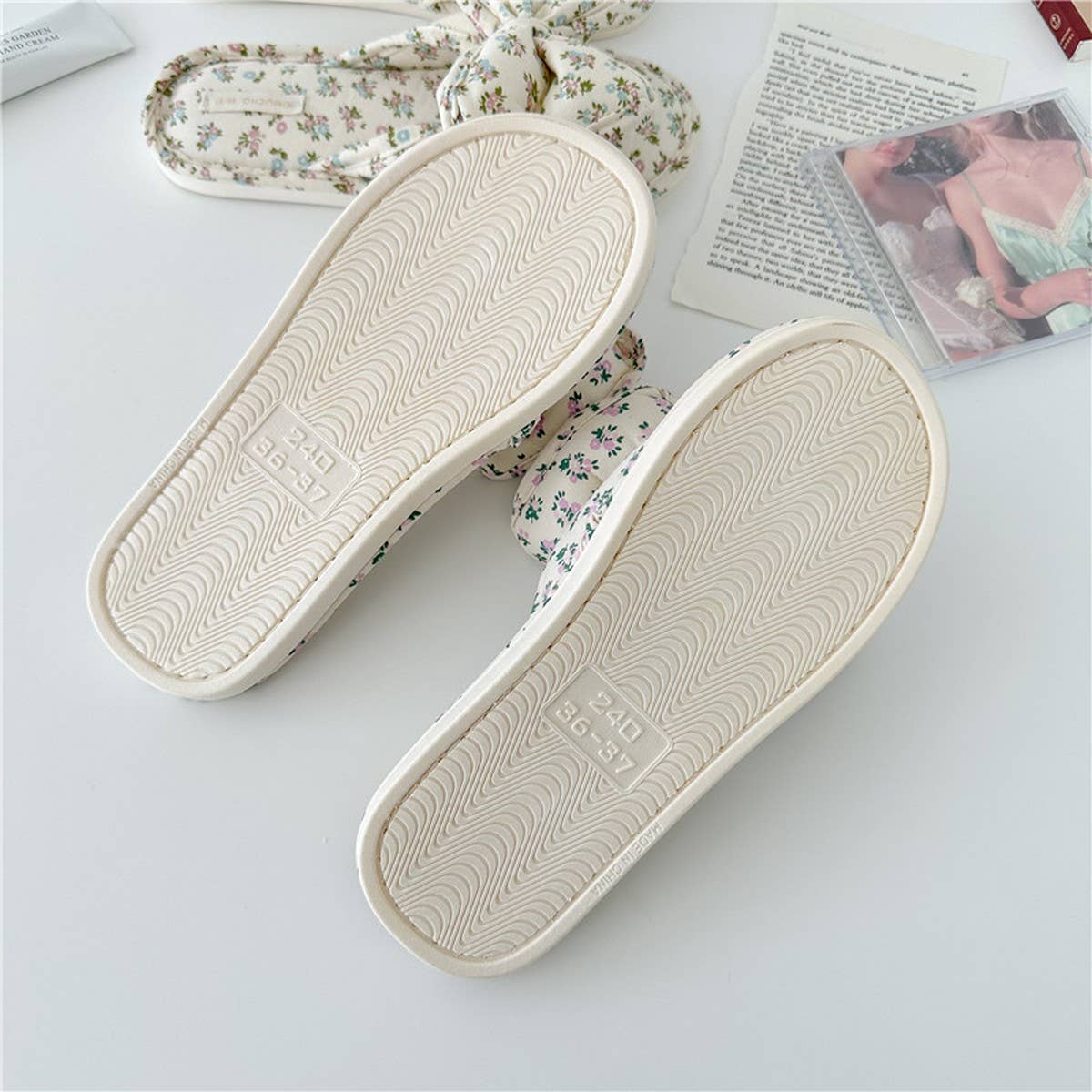 SMALL FLORAL BOW WATERPROOF THICK-SOLED SLIPPERS
