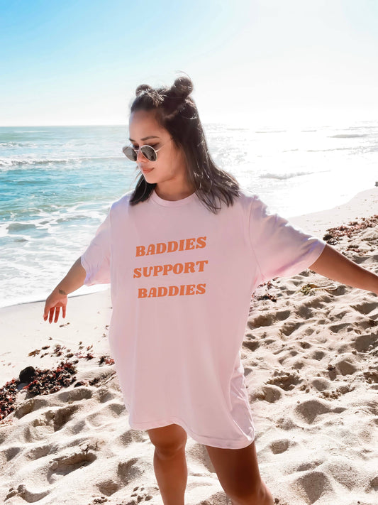 LOLA MAGNOLIA - BADDIES SUPPORT BADDIES GRAPHIC TEE (PINK)